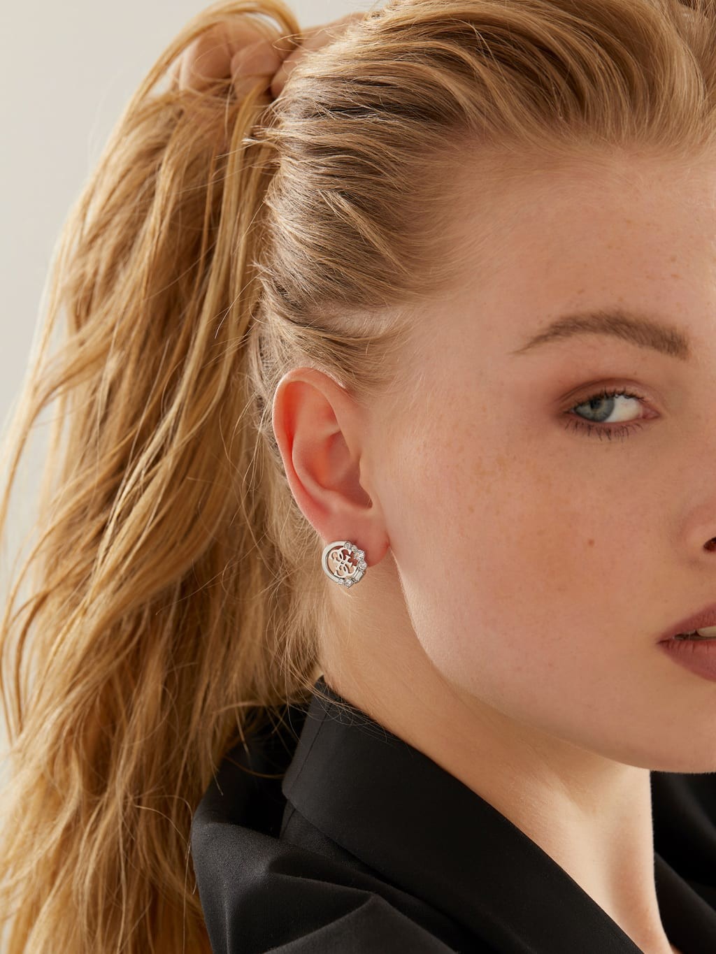 PENDIENTES GUESS